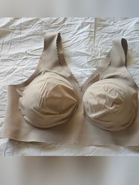 Eveyln & Bobbie Seamless Black & Leopard Wireless T-Shirt Bra